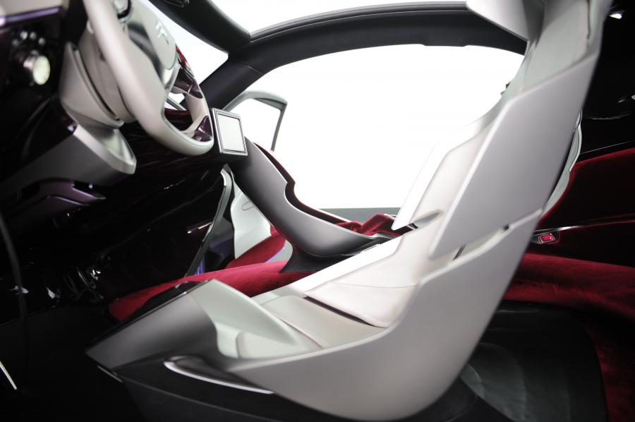 Интерьер Citroen REVOLTe Concept 2009 года  (фото 45 из 84)